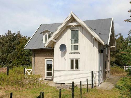 Four-bedroom Holiday Home In Harbo�re 9