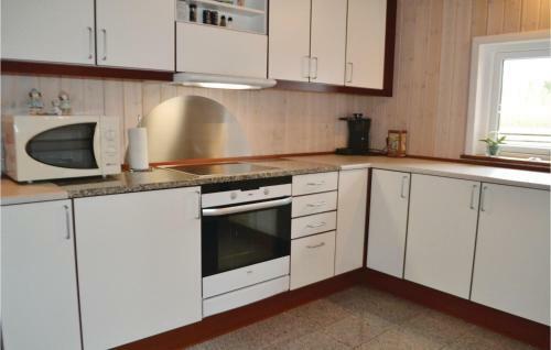 Five-bedroom Holiday Home Tarm With A Fireplace 03