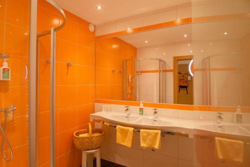 Harmony's Hotel Pr�gant