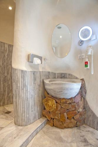 Harmony's Hotel Pr�gant