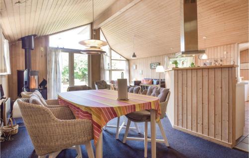 Four-bedroom Holiday Home Humble With A Fireplace 01