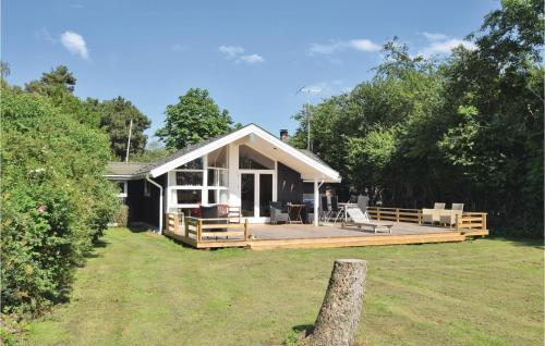 Four-bedroom Holiday Home Humble With A Fireplace 01