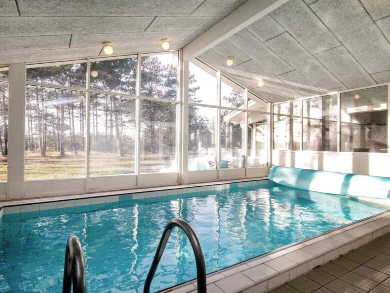 Six-bedroom Holiday Home In Humble