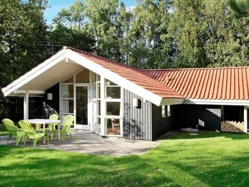 Five-bedroom Holiday Home In Humble 1