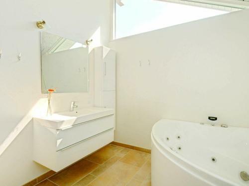 Four-bedroom Holiday Home In Sydals 5