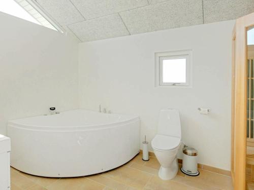 Four-bedroom Holiday Home In Sydals 5