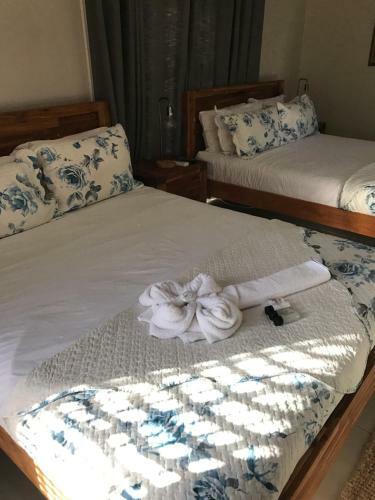 Hostal Charmoy Estate