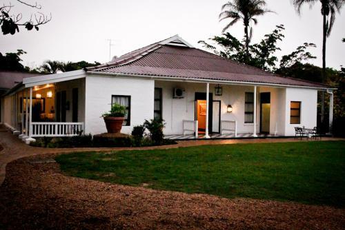 Hostal Charmoy Estate