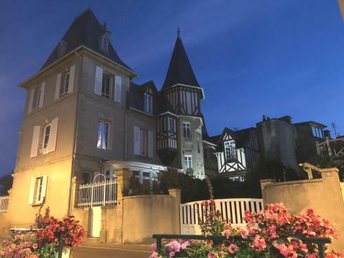 Hostal Dday Aviators Le Manoir
