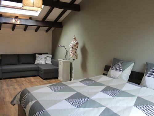 Spacious Villa In Aubeterre-sur-dronne With Private Garden