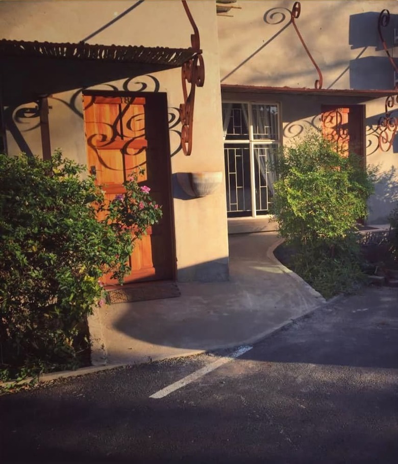 Bed & Breakfast Little Eden Guest Lodge