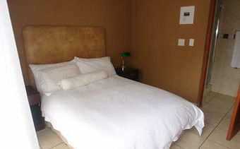 Hostal Homestay Travel Guest House