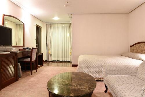 Honey Moon Hotel