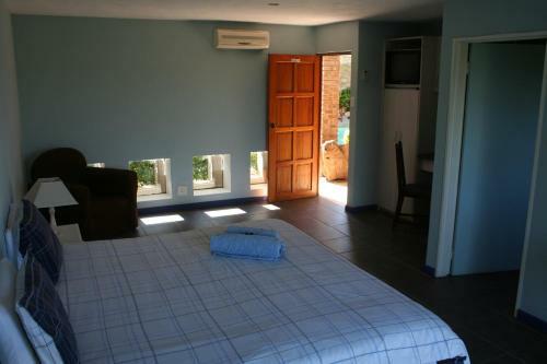 Hostal Columbus Guest House