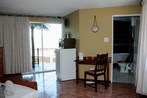 Hostal Columbus Guest House