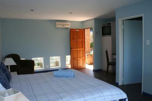 Hostal Columbus Guest House