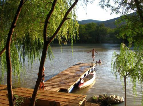 Hostal River View Cottages