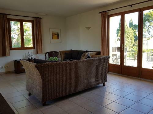 Spacious Holiday Home In Escales With Private Swimming Pool