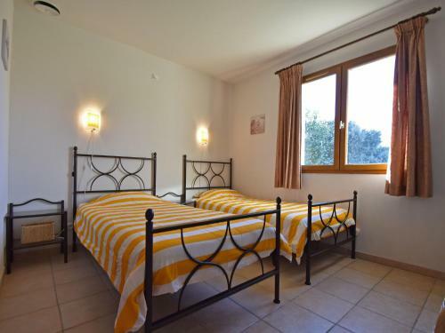 Spacious Holiday Home In Escales With Private Swimming Pool