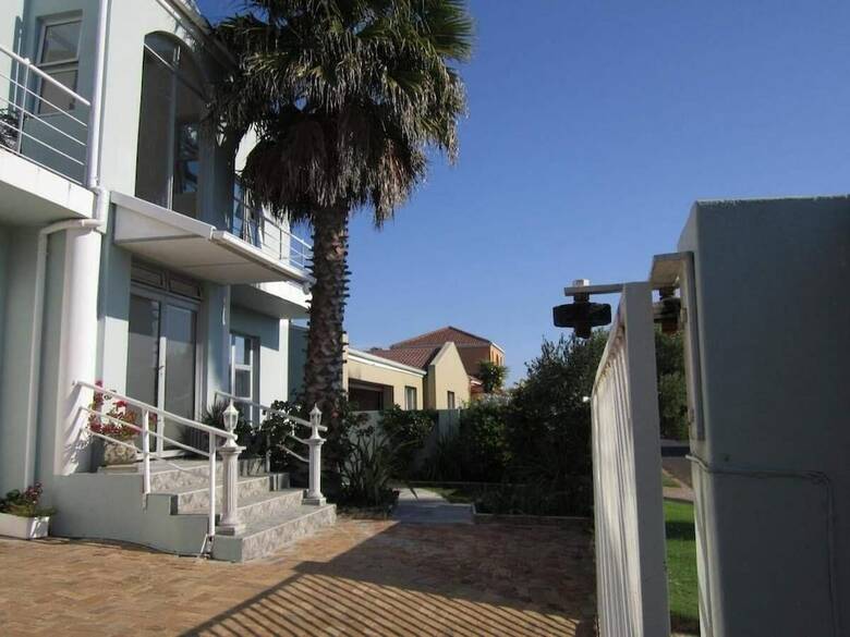 Hostal Two Owls Guest House