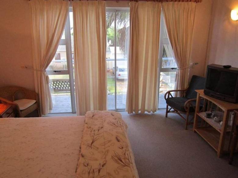 Hostal Two Owls Guest House
