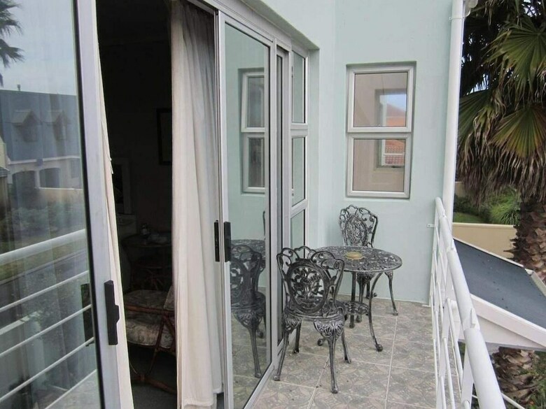 Hostal Two Owls Guest House