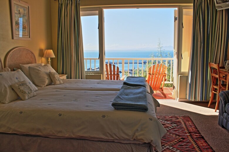 Hostal Albatross Guest House