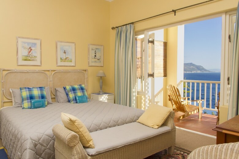 Hostal Albatross Guest House