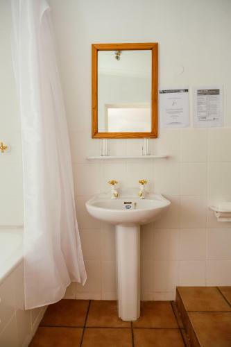 Bed & Breakfast Boulders Beach Lodge And Restaurant