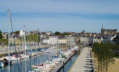 Larmor-baden Villa Sleeps 8 Pool Wifi