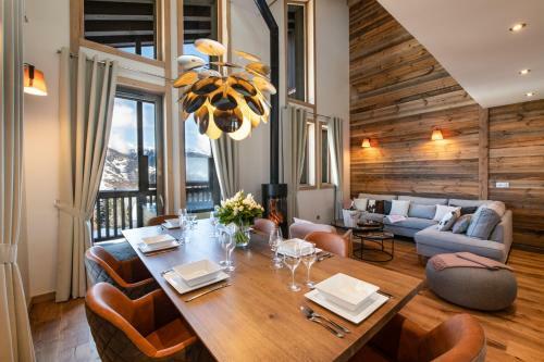 Yellowstone Lodge