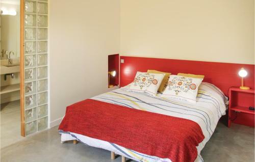 Six-bedroom Holiday Home In La Touche