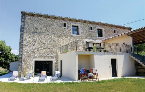 Six-bedroom Holiday Home In La Touche