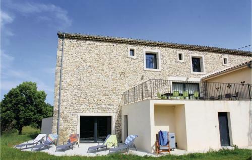 Six-bedroom Holiday Home In La Touche