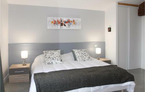 Six-bedroom Holiday Home In La Touche