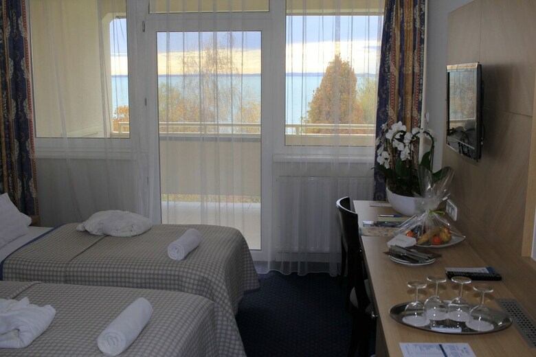 Hotel Marina Port