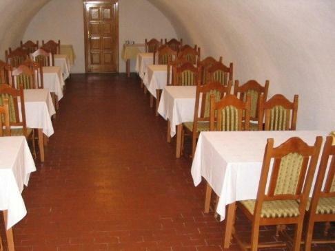 Hostal Vincell�r Panzi� �s �tterem