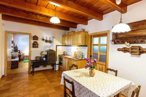 �reghegyi Apartman