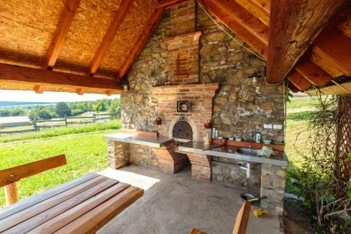 �reghegyi Apartman