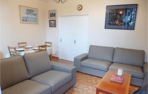 Two-bedroom Holiday Home In Le Beny Bocage