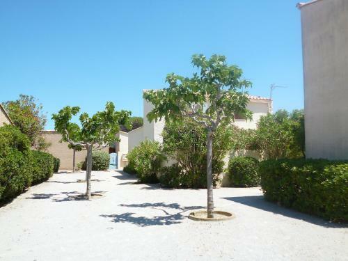 Holiday Home Les Jardins Du Barcar�s.5