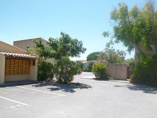 Holiday Home Les Jardins Du Barcar�s.5