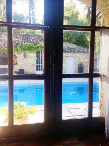 Hostal Les Quatre Saisons