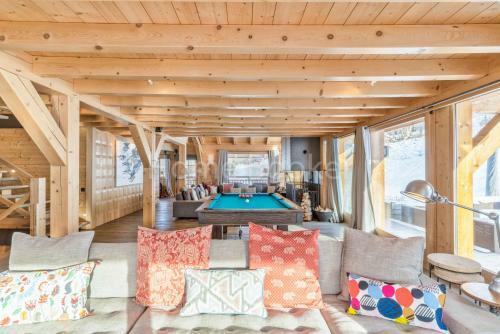 Chalet Iris