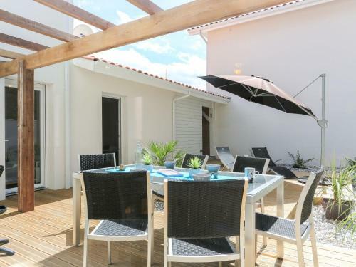 Apartment Les Patios De Flore