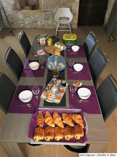 Hostal Chambre D Hotes Familiale La Belle Aventure