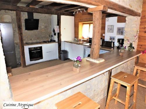 Hostal Chambre D Hotes Familiale La Belle Aventure