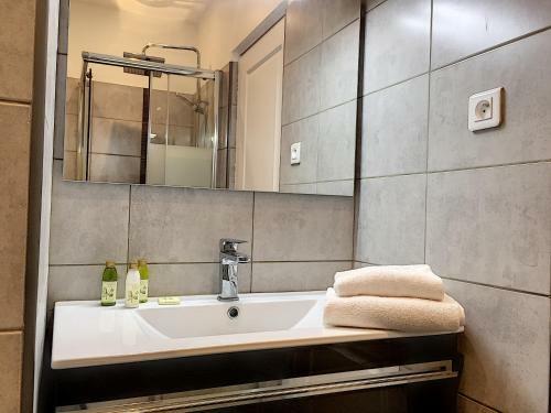 Apartamento Nestor&jeeves - "caesars" - Hyper Center - Shopping Avenue