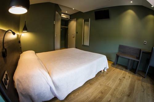 Hotel Le Pont Neuf