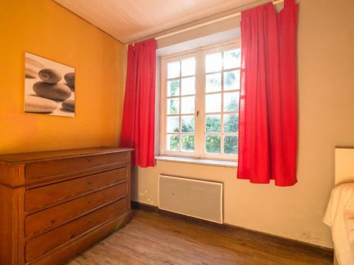 Cozy Holiday Home In Saint-denis With Swimming Pool